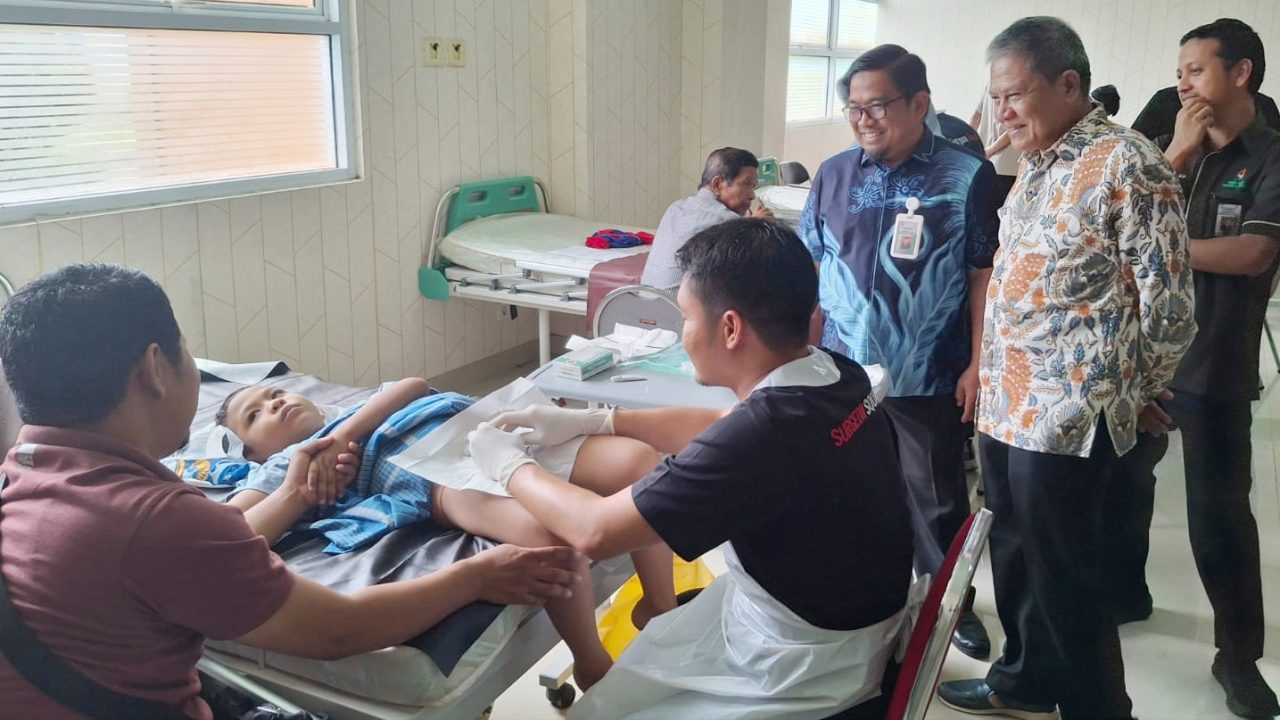 sambut-lustrum-xiv,-unand-gelar-khitan-massal-gratis-prioritaskan-anak-anak-penyintas-banjir-padang