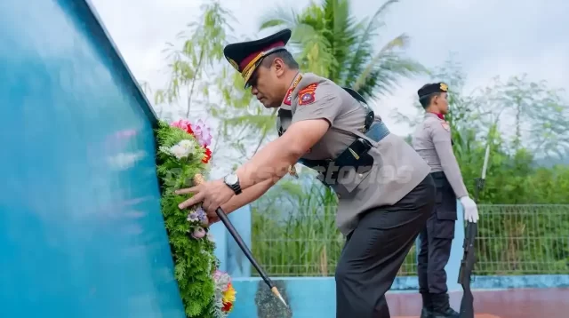 kapolda-sumbar-pimpin-ziarah-pahlawan-peringati-hut-bhayangkara-ke-80