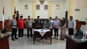 dprd-dan-pemko-pariaman-sahkan-perda-kawasan-tanpa-rokok