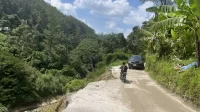 masyarakat-gunuang-omeh-berharap-jalan-ambles-akibat-bencana-segera-diperbaiki