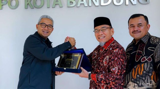 tingkatkan-pad,-pemko-padang-pelajari-sistem-parkir-digital-bandung