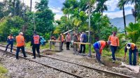 langkah-preventif-tekan-kecelakaan,-kai-sumbar-sukses-sterilkan-jalur-ka-dari-perlintasan-liar