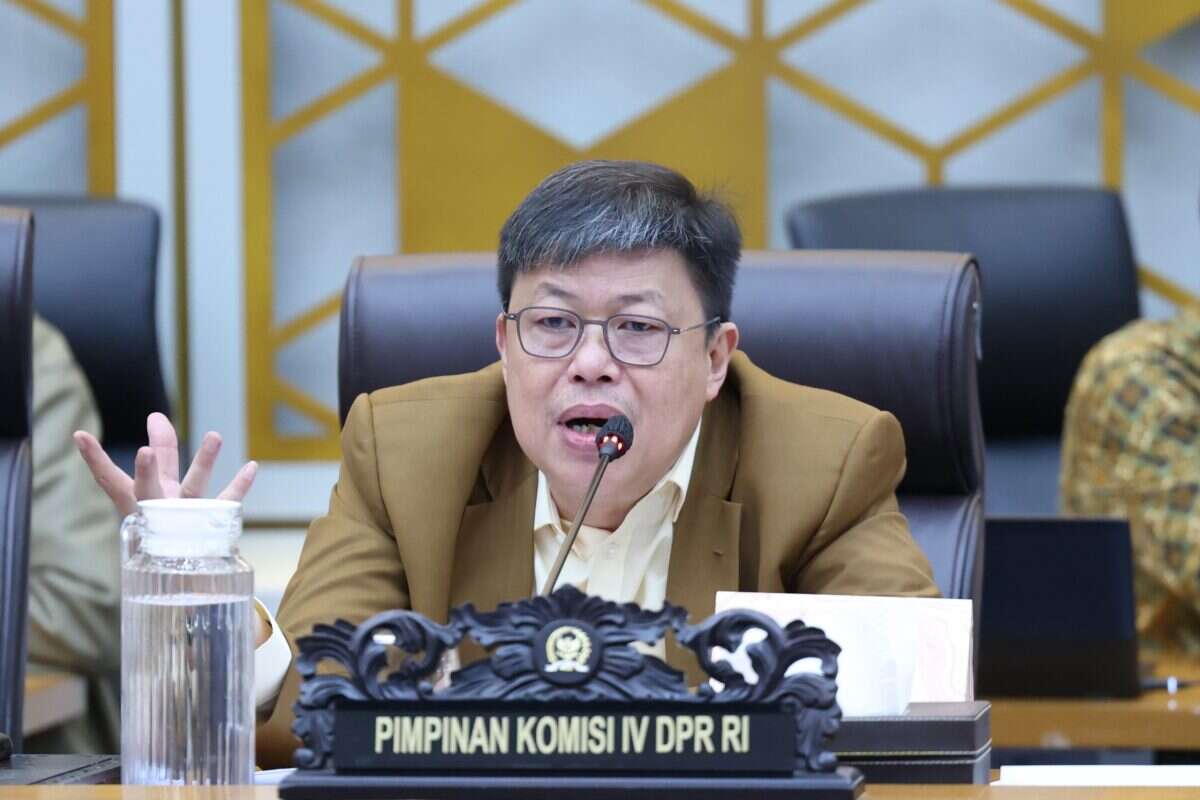 Wakil_Ketua_Komisi_IV_DPR_RI_Alex_Indra_Lukman__dalam_Rapat_Kerja_Komisi_IV_DPR_RI_dengan_Wakil_Ment20260611152110