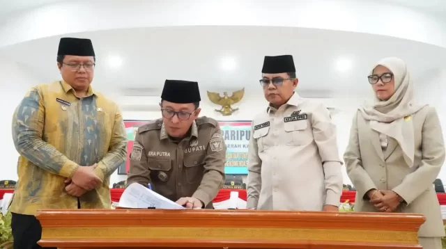 8-fraksi-dprd-tanah-datar-setujui-laporan-pertanggungjawaban-apbd-2025