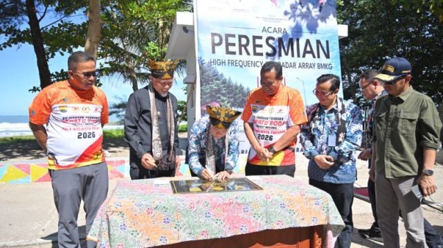 perkuat-mitigasi-bencana,-gubernur-sumbar-resmikan-hf-radar-bmkg