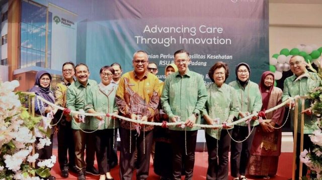 percepat-pemulihan-pasien,-bmhs-hadirkan-layanan-bedah-robotik-di-padang