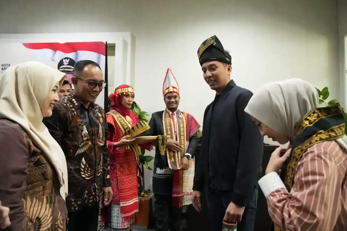 pemko-sawahlunto-raih-tiga-penghargaan-dari-apeksi pemko-sawahlunto-raih-tiga-penghargaan-dari-apeksi