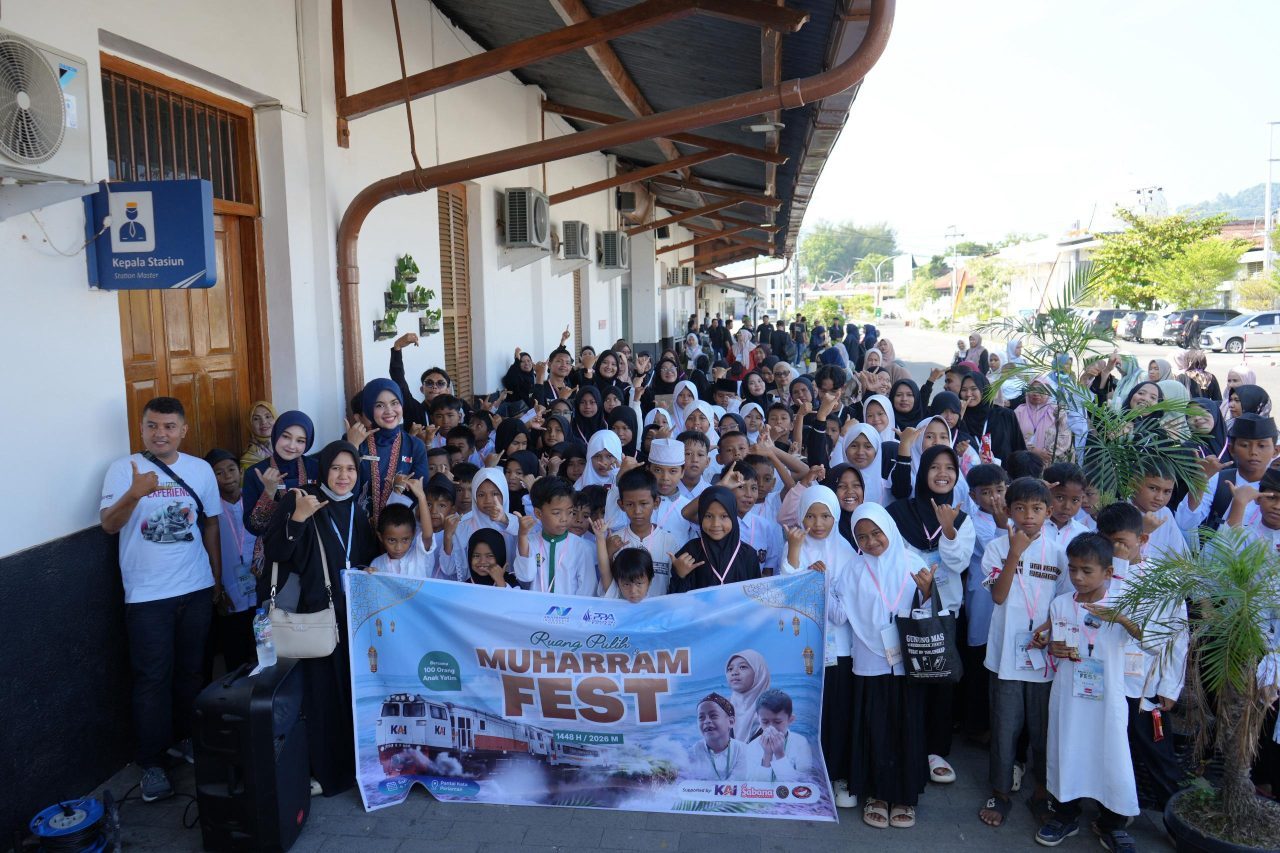 muharam-fest:-kai-divre-ii-sumbar-dan-yai-padang-ajak-170-anak-yatim-plesiran-naik-kereta-ke-pantai-gandoriah muharam-fest:-kai-divre-ii-sumbar-dan-yai-padang-ajak-170-anak-yatim-plesiran-naik-kereta-ke-pantai-gandoriah