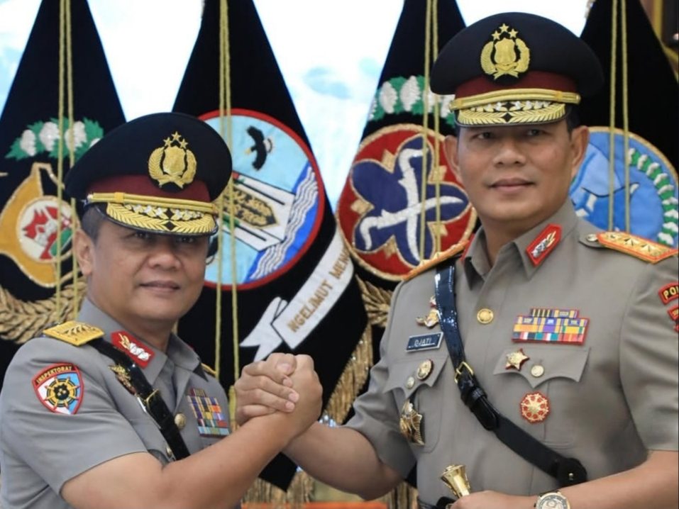 resmi!-irjen-pol-djati-wiyoto-abadhy-jabat-kapolda-sumbar,-komjen-gatot-tri-suryanta-bergeser-ke-lemhannas resmi!-irjen-pol-djati-wiyoto-abadhy-jabat-kapolda-sumbar,-komjen-gatot-tri-suryanta-bergeser-ke-lemhannas