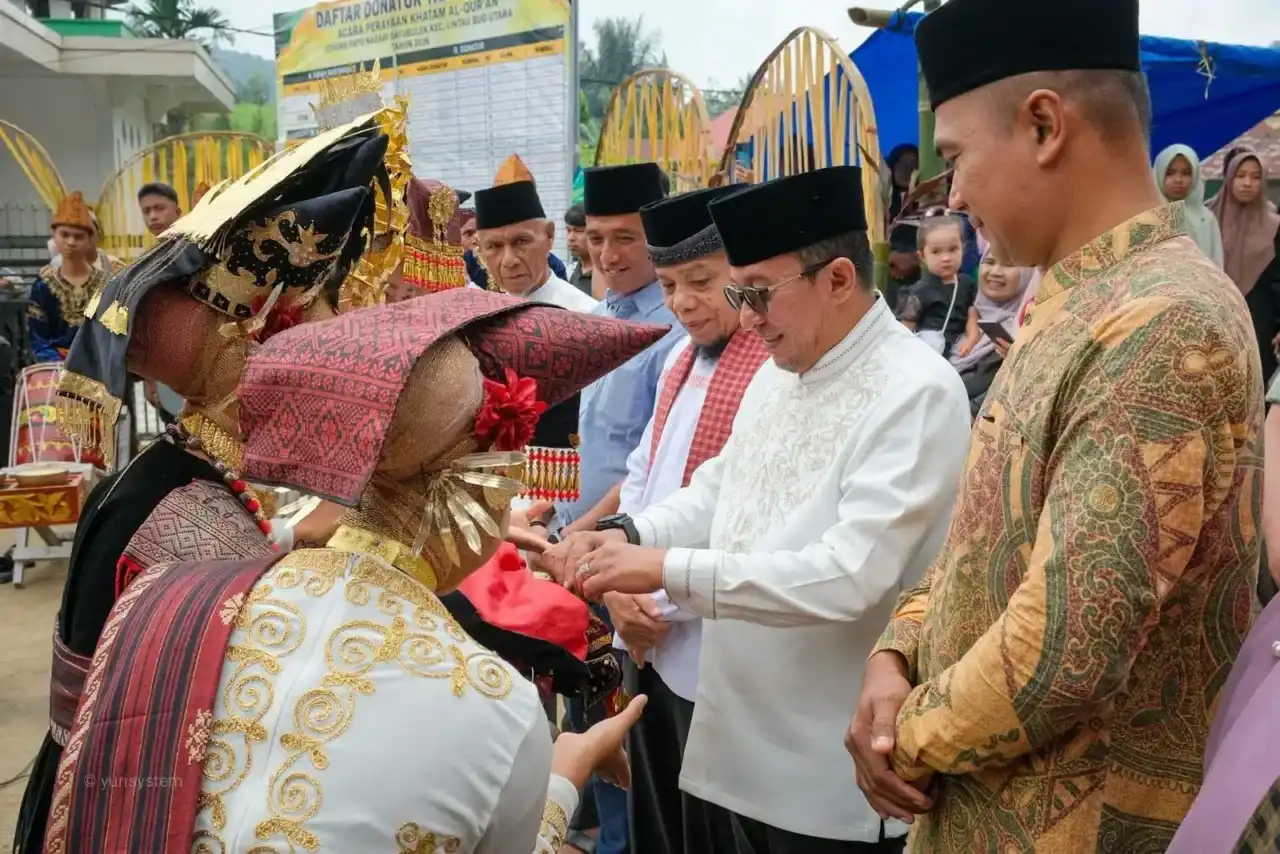pemkab-tanah-datar-jadikan-khatam-al-qur’an-benteng-generasi-muda-dari-pengaruh-zaman pemkab-tanah-datar-jadikan-khatam-al-qur’an-benteng-generasi-muda-dari-pengaruh-zaman
