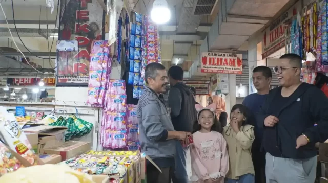 tingkatkan-kenyamanan-pengunjung,-wali-kota-padang-panjang-ajak-pedagang-jaga-kebersihan