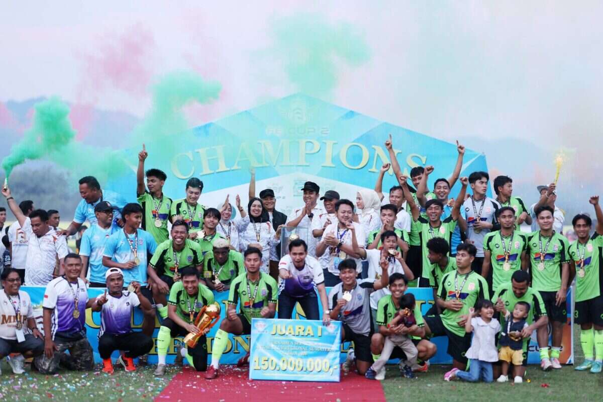 tingkatkan-pembinaan-atlet-muda,-wali-kota-solok-tutup-turnamen-fe-cup-ii tingkatkan-pembinaan-atlet-muda,-wali-kota-solok-tutup-turnamen-fe-cup-ii