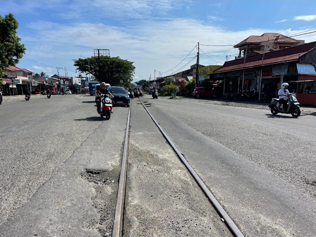 respons-keluhan-warga,-kai-sumbar-koordinasikan-perbaikan-perlintasan-sebidang-lubuk-buaya respons-keluhan-warga,-kai-sumbar-koordinasikan-perbaikan-perlintasan-sebidang-lubuk-buaya
