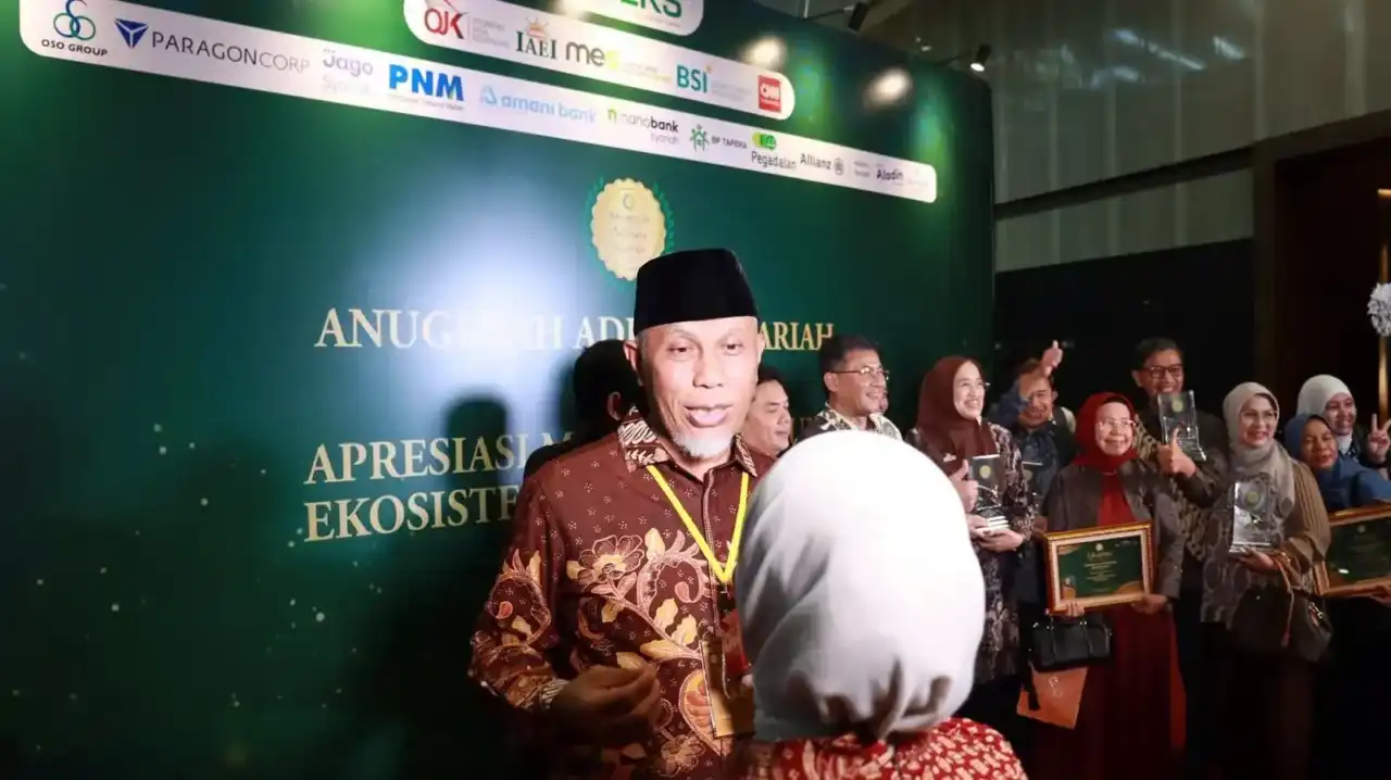sumbar-borong-penghargaan-di-ajang-anugerah-adinata-syariah-2026 sumbar-borong-penghargaan-di-ajang-anugerah-adinata-syariah-2026