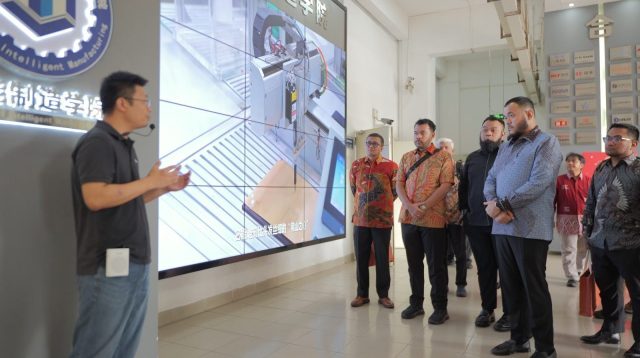 padang-juara-mendunia:-wali-kota-fadly-amran-boyong-rektor-se-kota-padang-jajaki-kerja-sama-dual-degree-dengan-foshan-polytechnic-china
