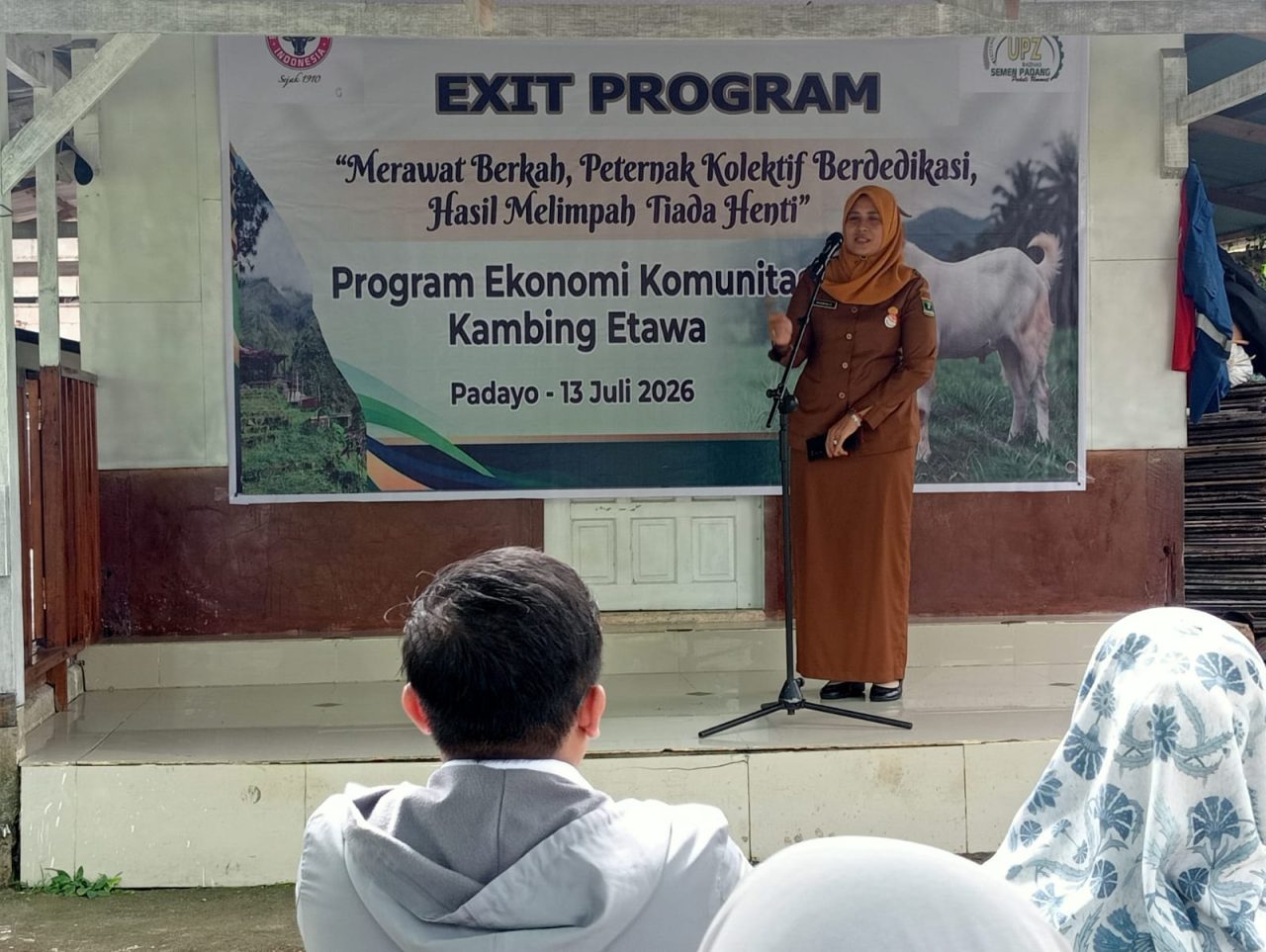 dorong-mustahik-menjadi-muzaki,-upz-baznas-semen-padang-tuntaskan-program-kambing-etawa