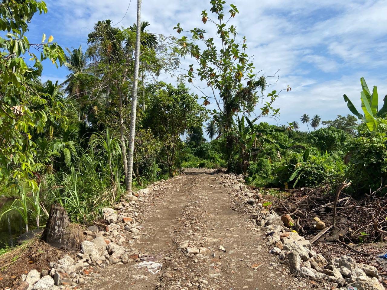 wujud-nyata-gotong-royong,-warga-lubuk-lintah-hibahkan-lahan-300-meter-persegi-untuk-pelebaran-jalan