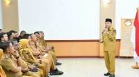 wawako-padang-perkuat-keamanan-lingkungan-via-pembekalan-personel-dubalang-kota wawako-padang-perkuat-keamanan-lingkungan-via-pembekalan-personel-dubalang-kota