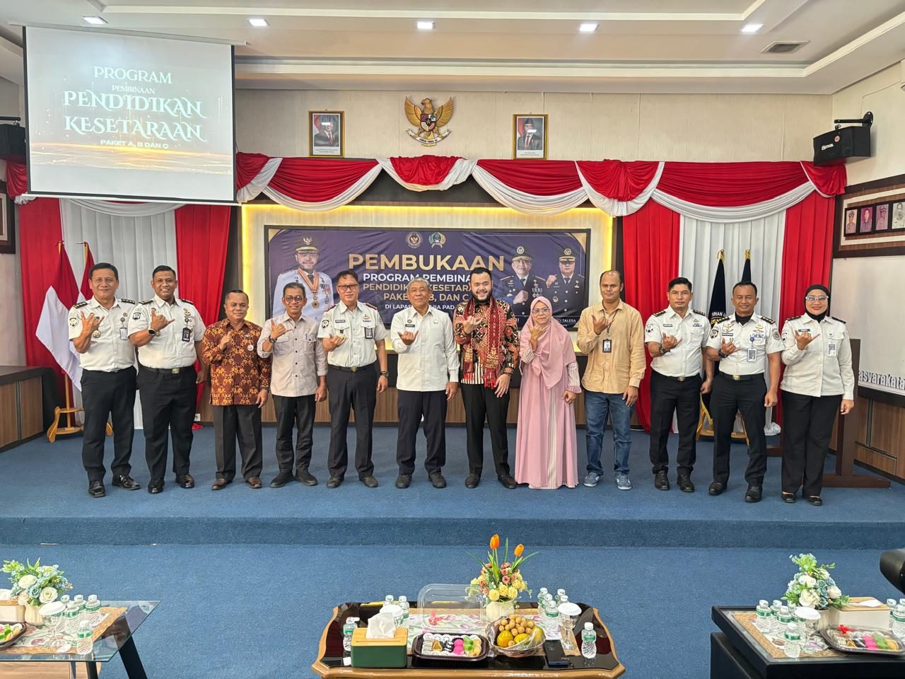 buka-peluang-masa-depan,-101-warga-binaan-lapas-padang-resmi-ikuti-sekolah-kesetaraan-paket-a,-b,-dan-c buka-peluang-masa-depan,-101-warga-binaan-lapas-padang-resmi-ikuti-sekolah-kesetaraan-paket-a,-b,-dan-c