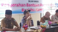 ercepat-generasi-emas,-bupati-annisa-berikan-bantuan-gizi-bagi-251-ibu-di-dharmasraya ercepat-generasi-emas,-bupati-annisa-berikan-bantuan-gizi-bagi-251-ibu-di-dharmasraya