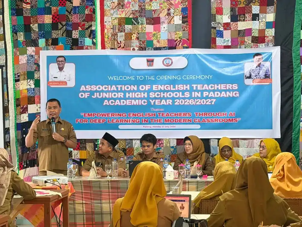 disdikbud-padang-dorong-guru-bahasa-inggris-integrasikan-teknologi-ai-dalam-pembelajaran disdikbud-padang-dorong-guru-bahasa-inggris-integrasikan-teknologi-ai-dalam-pembelajaran