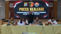 bongkar-praktik-peti,-polda-sumbar-amankan-empat-tersangka-dan-barang-bukti bongkar-praktik-peti,-polda-sumbar-amankan-empat-tersangka-dan-barang-bukti