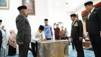 bupati-eka-putra-lantik-13-pejabat-baru-untuk-perkuat-birokrasi-tanah-datar bupati-eka-putra-lantik-13-pejabat-baru-untuk-perkuat-birokrasi-tanah-datar