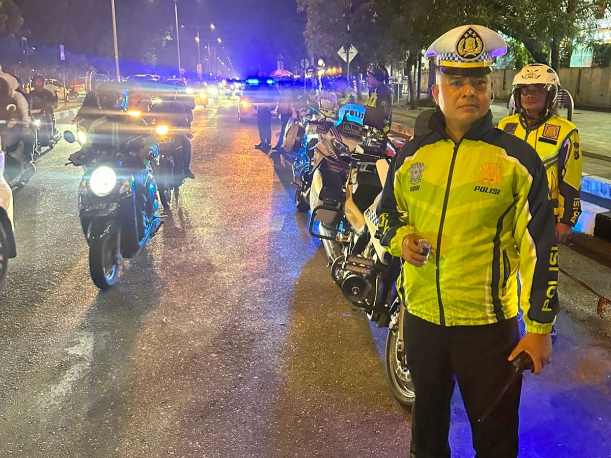 antisipasi-kepadatan-malam-minggu,-satlantas-polresta-padang-intensifkan-blue-light-patrol antisipasi-kepadatan-malam-minggu,-satlantas-polresta-padang-intensifkan-blue-light-patrol