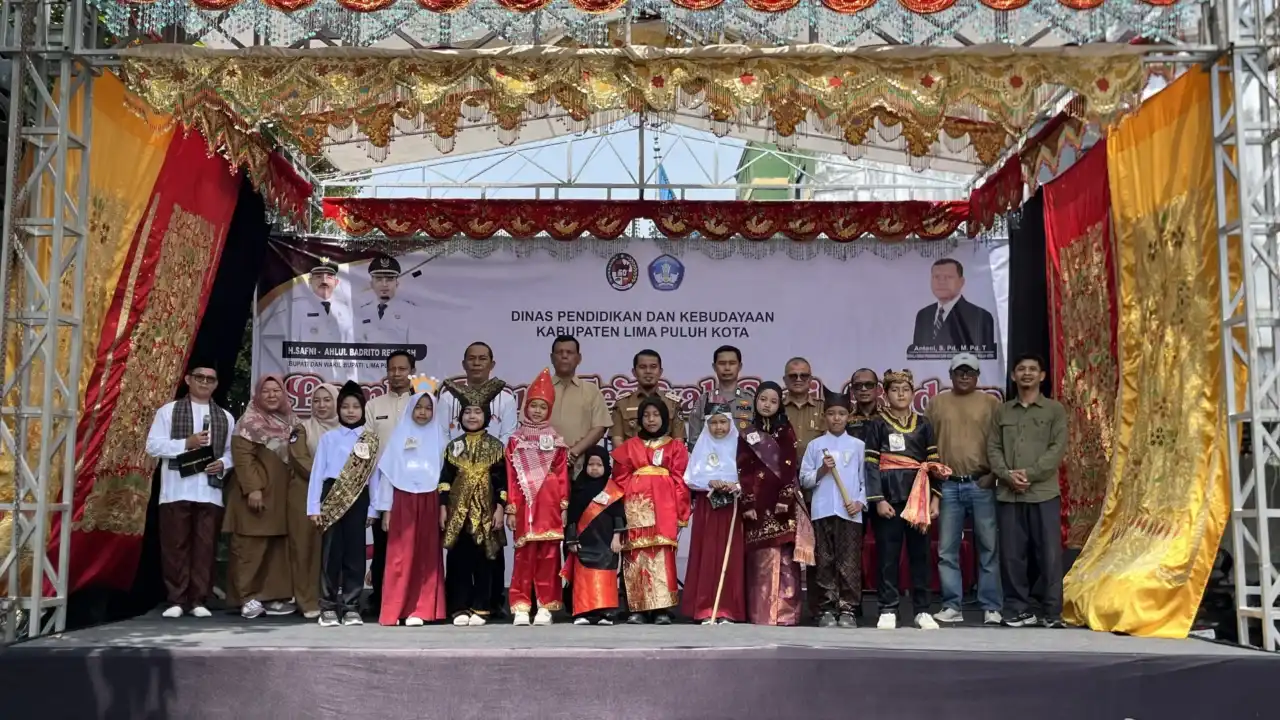 wabup-limapuluh-kota-buka-lomba-dan-festival-seni-budaya-tingkat-sd-dan-smp-se-kabupaten-limapuluh-kota wabup-limapuluh-kota-buka-lomba-dan-festival-seni-budaya-tingkat-sd-dan-smp-se-kabupaten-limapuluh-kota