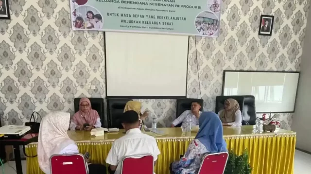 pemkab-agam-dan-bkkbn-sumbar-perkuat-pelayanan-kb-di-lokasi-bencana