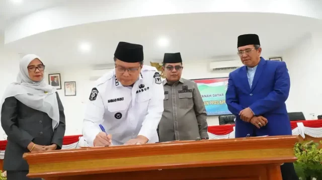 pemkab-dan-dprd-tanah-datar-sepakati-kua-ppas-2027