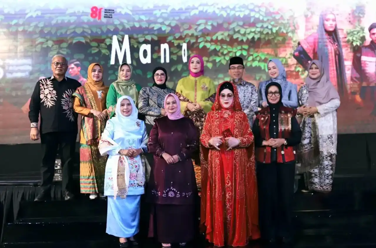 padang-fashion-summit-dorong-busana-minangkabau-menembus-pasar-mode-internasional padang-fashion-summit-dorong-busana-minangkabau-menembus-pasar-mode-internasional