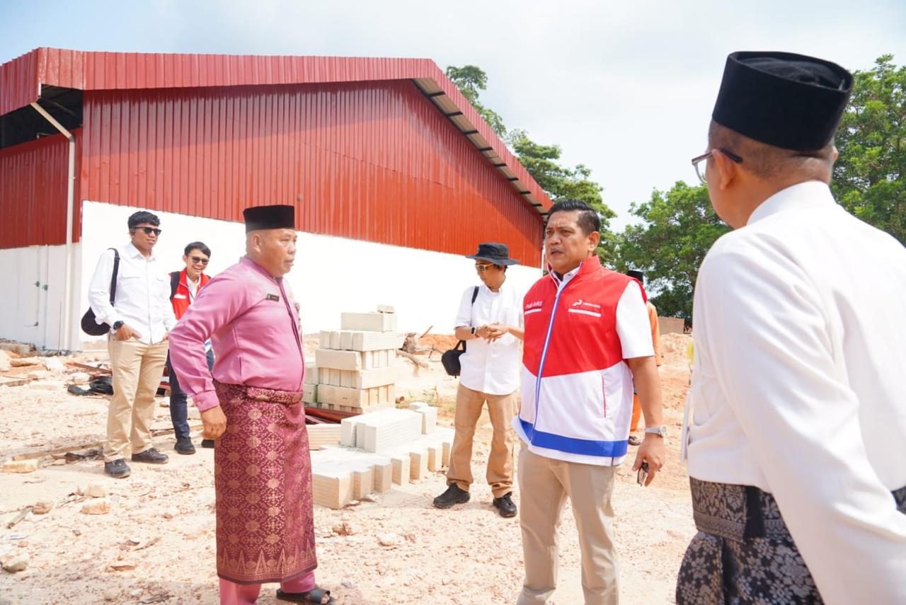 dukung-ekosistem-usaha-nelayan,-komisaris-pertamina-patra-niaga-tinjau-calon-lokasi-spbun-galang-baru