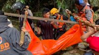 satu-korban-hilang-banjir-bandang-arosuka-ditemukan-meninggal-4,5-km-dari-lokasi-kejadian satu-korban-hilang-banjir-bandang-arosuka-ditemukan-meninggal-4,5-km-dari-lokasi-kejadian