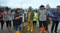 mahyeldi-prioritaskan-keselamatan-warga-dan-percepatan-pemulihan-banjir-bandang-solok mahyeldi-prioritaskan-keselamatan-warga-dan-percepatan-pemulihan-banjir-bandang-solok