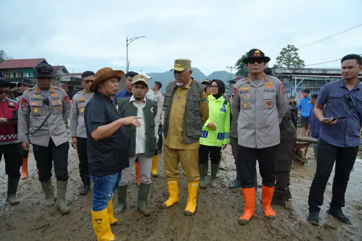 mahyeldi-prioritaskan-keselamatan-warga-dan-percepatan-pemulihan-banjir-bandang-solok mahyeldi-prioritaskan-keselamatan-warga-dan-percepatan-pemulihan-banjir-bandang-solok