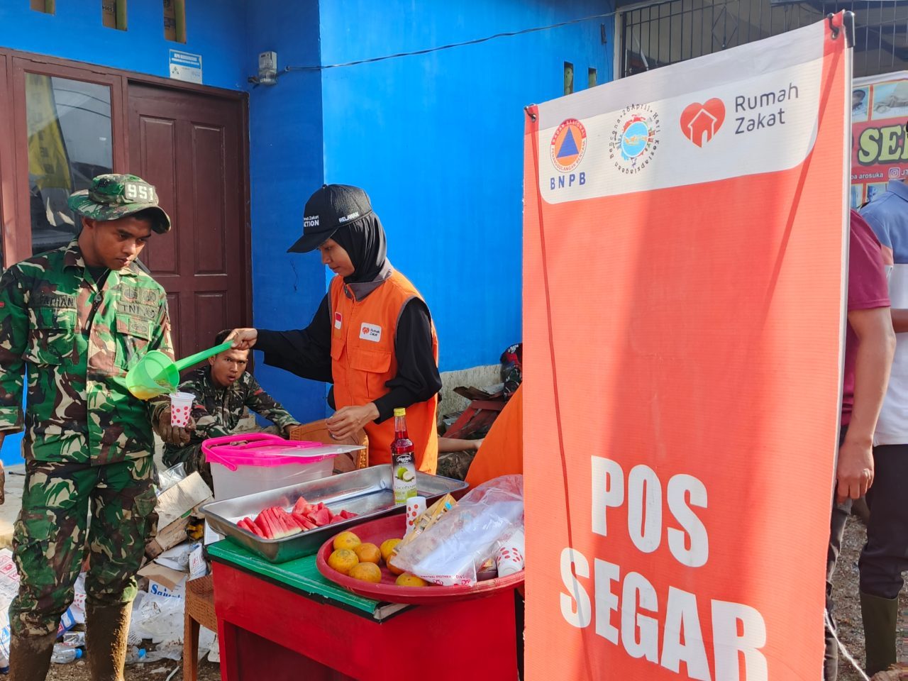 bantu-pemulihan-galodo-solok,-rumah-zakat-siagakan-pos-segar-dan-pos-hangat bantu-pemulihan-galodo-solok,-rumah-zakat-siagakan-pos-segar-dan-pos-hangat