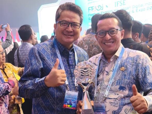 sukses-jaga-stabilitas-harga,-tanah-datar-kembali-boyong-tpid-award-wilayah-sumatera sukses-jaga-stabilitas-harga,-tanah-datar-kembali-boyong-tpid-award-wilayah-sumatera