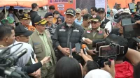 menko-pmk-pratikno-tinjau-langsung-penanganan-darurat-banjir-bandang-solok menko-pmk-pratikno-tinjau-langsung-penanganan-darurat-banjir-bandang-solok