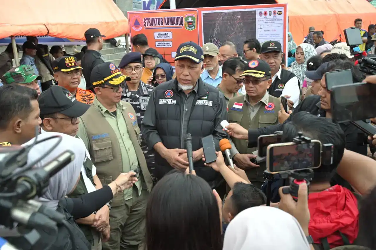 menko-pmk-pratikno-tinjau-langsung-penanganan-darurat-banjir-bandang-solok menko-pmk-pratikno-tinjau-langsung-penanganan-darurat-banjir-bandang-solok