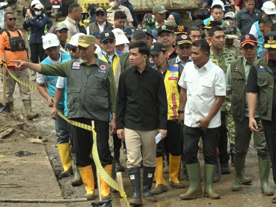 tinjau-bencana-galodo-solok,-wapres-gibran-pastikan-penanganan-dan-pemulihan-pasca-bencana-yang-cepat tinjau-bencana-galodo-solok,-wapres-gibran-pastikan-penanganan-dan-pemulihan-pasca-bencana-yang-cepat