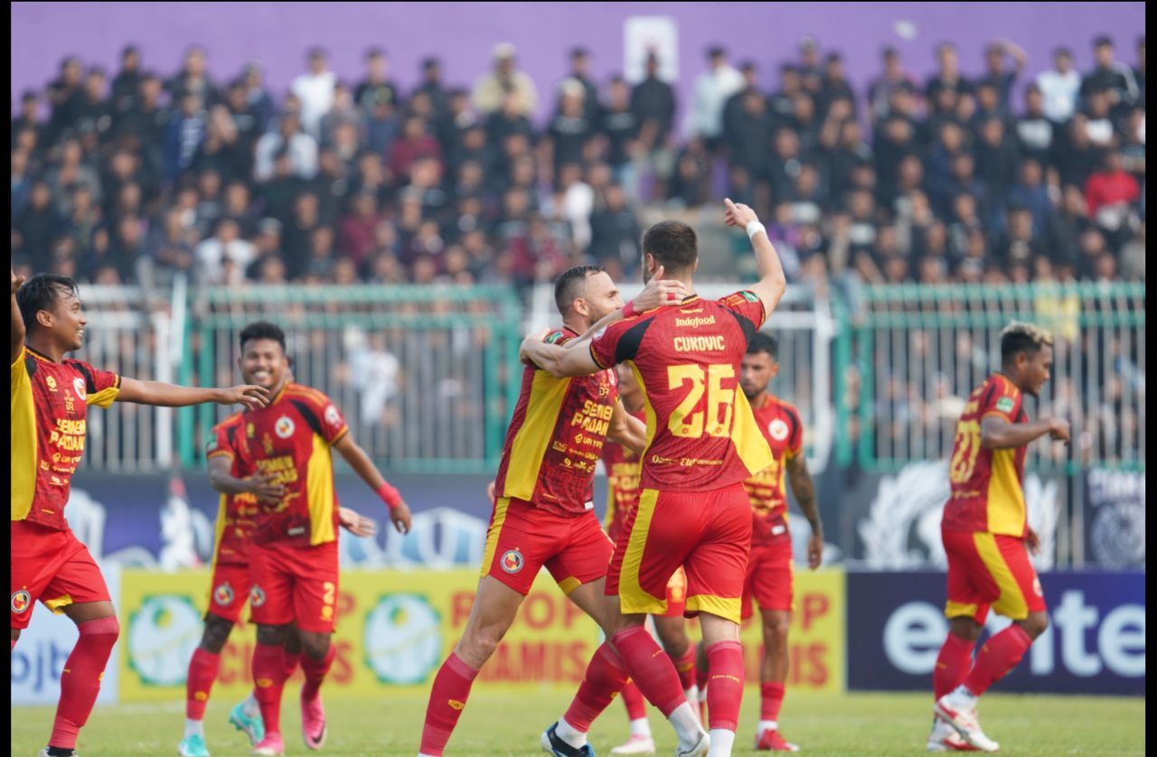 main-efektif-di-ciamis,-semen-padang-fc-bungkam-psgc-dua-gol-tanpa-balas main-efektif-di-ciamis,-semen-padang-fc-bungkam-psgc-dua-gol-tanpa-balas