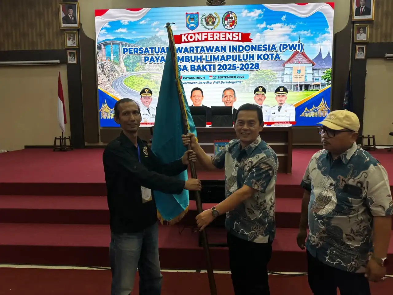 raih-13-suara,-aspon-dedi-kembali-pimpin-pwi-payakumbuh-limapuluh-kota-periode-kedua raih-13-suara,-aspon-dedi-kembali-pimpin-pwi-payakumbuh-limapuluh-kota-periode-kedua