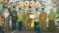 gubernur-mahyeldi-ajak-mahasiswa-umn-bukittinggi-warisi-nilai-perjuangan-mohammad-natsir