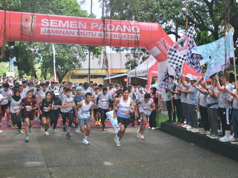 diikuti-seribu-lebih-pelari,-semen-padang-fun-run-2026-sukses-digelar
