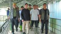 dampingi-wapres-gibran,-gubernur-dan-wagub-sumbar-pantau-kondisi-korban-banjir-solok