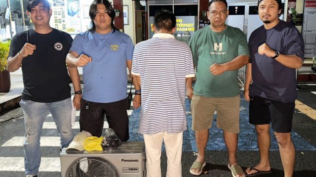 aksi-pencurian-outdoor-ac-bimbel-di-padang-terbongkar-cctv,-pelaku-diringkus-tim-klewang