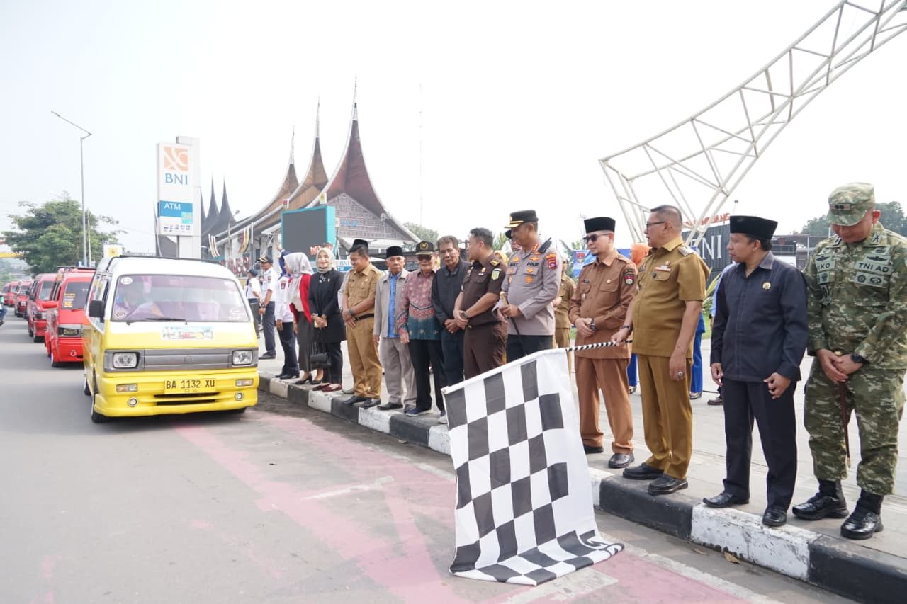 pemko-bukittinggi-launching-angkutan-sekolah-gratis pemko-bukittinggi-launching-angkutan-sekolah-gratis