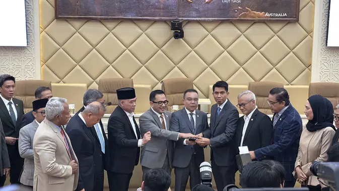 komisi-ii-dpr-tunjuk-bahtra-banong-pimpin-panja-ruu-pemilu komisi-ii-dpr-tunjuk-bahtra-banong-pimpin-panja-ruu-pemilu