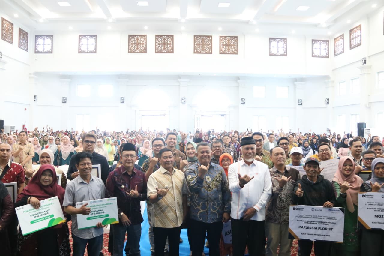 bukittinggi-tuan-rumah-festival-kemudahan-dan-pelindungan-usaha-mikro-ri bukittinggi-tuan-rumah-festival-kemudahan-dan-pelindungan-usaha-mikro-ri
